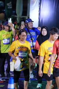 BIB: 3769, 4050, 3224
                            <button type="button" onclick="openModal(26261152)" class="btn btn-primary btn-sm float-right btn-popup" data-toggle="modal" data-target=".modal-high-quality">
                        <i class="fas fa-shopping-cart"></i> Add to Cart
                    </button>
                                            <button type="button" onclick="isThisMe(26261152, true)" class="btn btn-success btn-sm float-right btn-popup btn-isme hidden" data-toggle="tooltip" data-placement="bottom" title="นี่คือรูปของคุณใช่ไหม คลิกที่นี่เพื่อเอาเข้าอัลบั้ม">
                        <i class="fas fa-plus"></i> Add to album
                    </button>
                    <button type="button" onclick="isThisMe(26261152, false)" class="btn btn-warning btn-sm float-right btn-popup btn-isnotme hidden">
                        <i class="fas fa-ban"></i> Remove from album
                    </button>